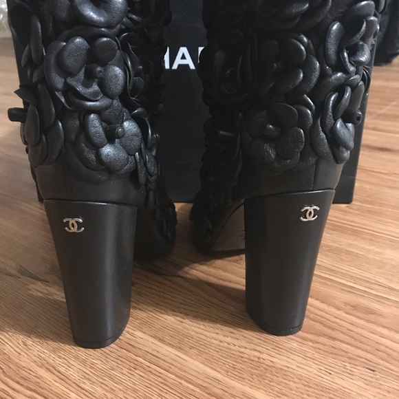 **SOLD**NWT CHANEL Black Lambskin Camellia Boots - Picture 4 of 6